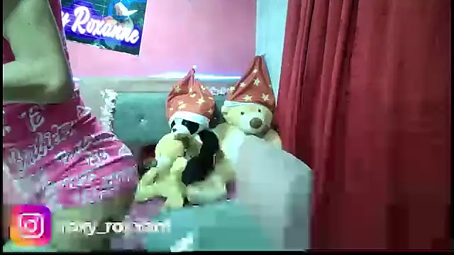 roxy roxxan online show from December 15, 10:50 am