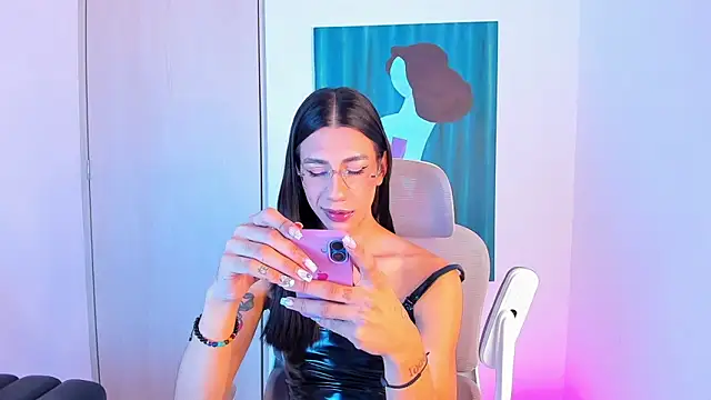 sofiaa grey  online show from May 28, 2:36 pm