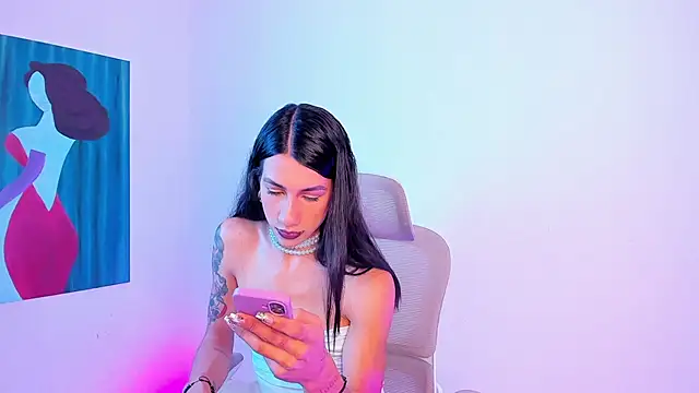 Snapshot of sofiaa_grey_ chatting on July 6, 1:19 pm sofiaa grey online show from July 6, 1:19 pm