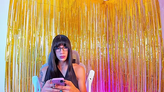 Snapshot of sofiaa_grey_ chatting on July 24, 2:37 pm sofiaa grey online show from July 24, 2:37 pm