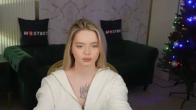 Cassy-Celestial  online show from December 1, 11:14 pm