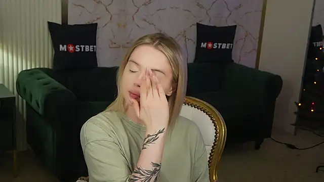 Cassy-Celestial  online show from December 2, 11:29 pm