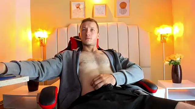 Snapshot of juan_prior chatting on November 24, 1:00 pm juan prior online show from November 24, 1:00 pm