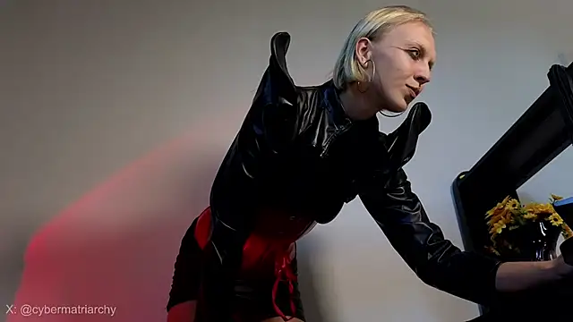 Martha Hoffman online show from October 13, 6:46 am