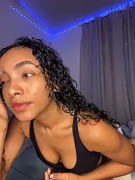 nicoleebony1 online show from October 14, 7:03 pm