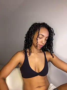 nicoleebony1 online show from May 15, 4:36 pm