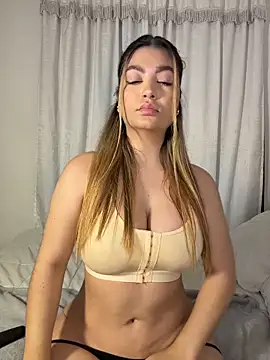 Snapshot of DashaStar chatting on February 28, 2:01 am DashaStar online show from February 28, 2:01 am