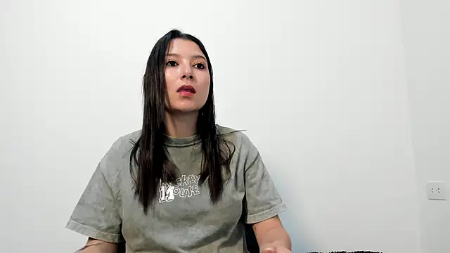 cami-01 online show from October 1, 8:15 pm