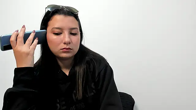 cami-01 online show from October 23, 8:40 pm