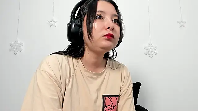 Snapshot of cami-01 chatting on February 20, 8:53 pm cami-01 online show from February 20, 8:53 pm