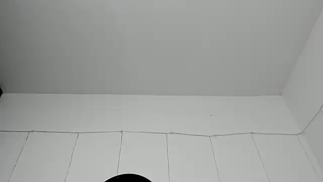 Snapshot of cami-01 chatting on February 21, 9:05 pm cami-01 online show from February 21, 9:05 pm