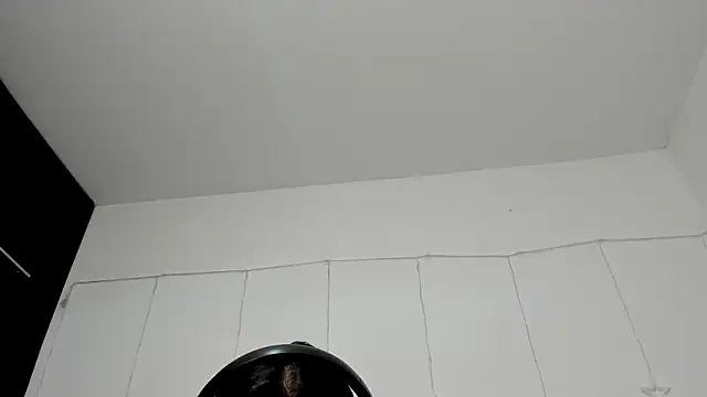 Snapshot of cami-01 chatting on March 22, 3:37 pm cami-01 online show from March 22, 3:37 pm