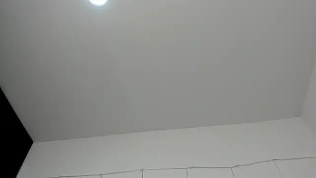 Snapshot of cami-01 chatting on April 12, 12:10 pm cami-01 online show from April 12, 12:10 pm