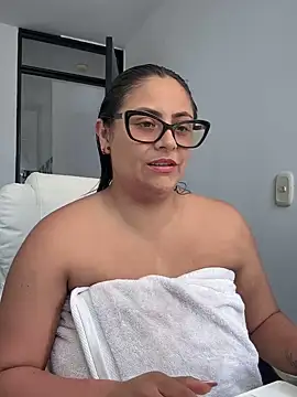 Snapshot of Sol_biglips chatting on March 17, 5:16 pm Sol biglips online show from March 17, 5:16 pm