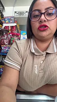 Snapshot of Sol_biglips chatting on December 4, 5:21 pm Sol biglips online show from December 4, 5:21 pm