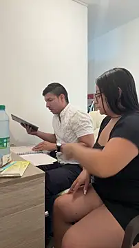 Snapshot of Sol_biglips chatting on December 16, 3:50 pm Sol biglips online show from December 16, 3:50 pm