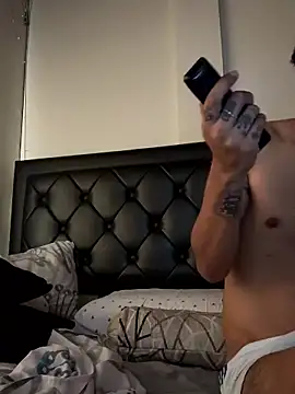 Snapshot of tom_thick chatting on January 15, 3:27 pm tom thick online show from January 15, 3:27 pm