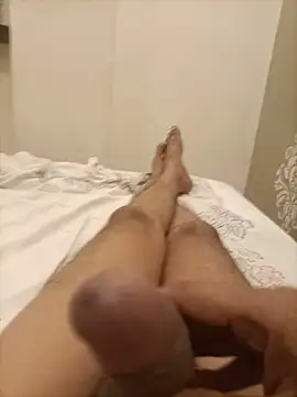 AUNTY1984 online show from June 6, 3:50 pm