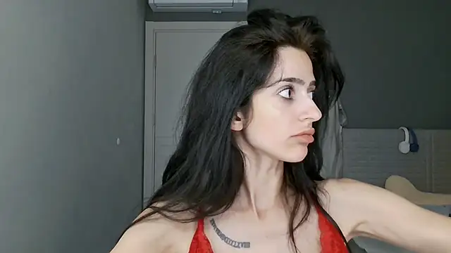 Snapshot of exotic_brunettee chatting on December 2, 1:02 pm exotic brunettee online show from December 2, 1:02 pm