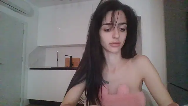 Snapshot of exotic_brunettee chatting on January 7, 10:11 am exotic brunettee online show from January 7, 10:11 am