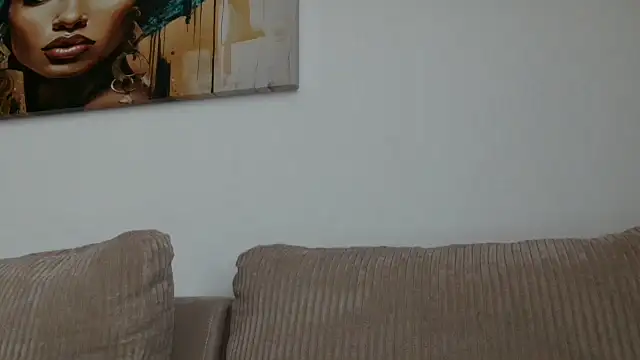 Snapshot of exotic_brunettee chatting on February 9, 11:47 am exotic brunettee online show from February 9, 11:47 am