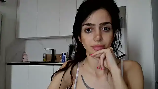 Snapshot of exotic_brunettee chatting on March 17, 9:55 am exotic brunettee online show from March 17, 9:55 am