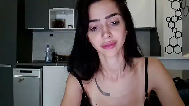 Snapshot of exotic_brunettee chatting on October 7, 11:18 am exotic brunettee online show from October 7, 11:18 am