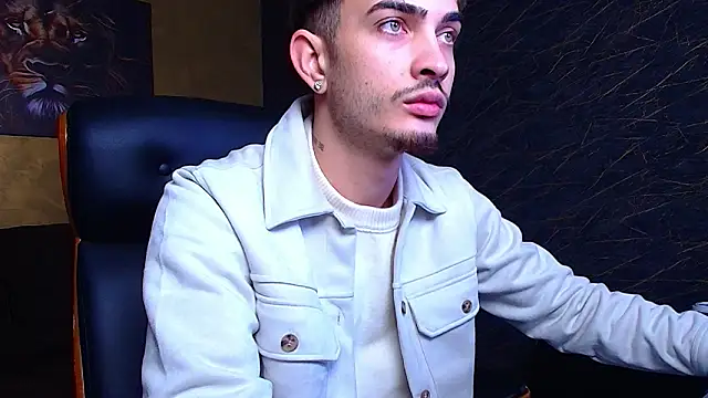 Snapshot of BrandonTate chatting on October 5, 7:28 am BrandonTate online show from October 5, 7:28 am