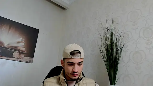 Snapshot of BrandonTate chatting on October 17, 10:07 am BrandonTate online show from October 17, 10:07 am