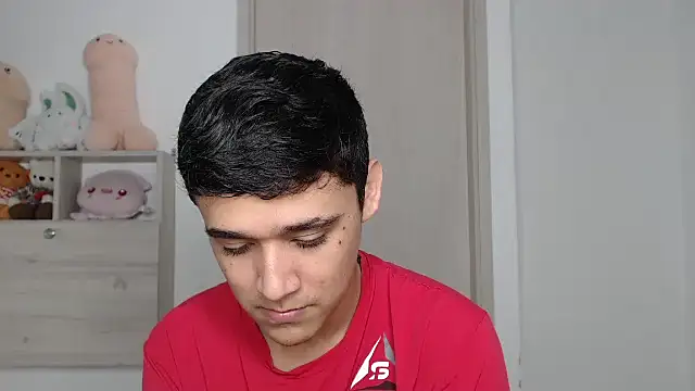 kaiine190 online show from December 18, 8:20 am