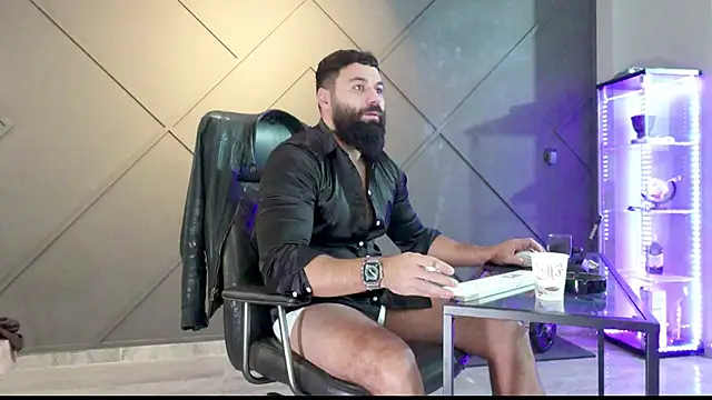 Snapshot of mattmasterss chatting on December 3, 5:09 am mattmasterss online show from December 3, 5:09 am