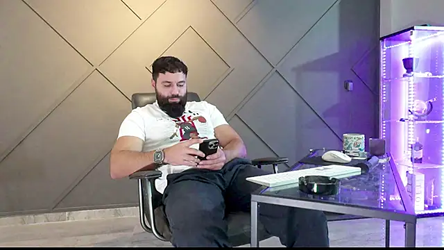 mattmasterss online show from December 9, 1:24 pm
