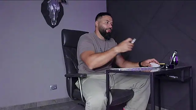 mattmasterss online show from September 25, 9:18 pm