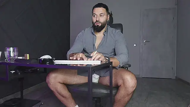 mattmasterss online show from October 3, 7:44 pm