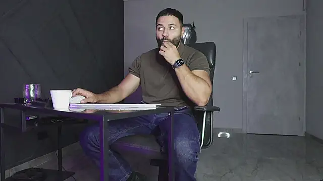 mattmasterss online show from October 21, 7:14 pm