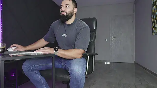 mattmasterss online show from December 4, 6:55 am