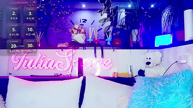  JuliaSpace  online show from September 30, 7:08 pm