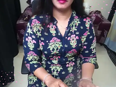 Arushisingh8888 online show from December 16, 12:54 pm