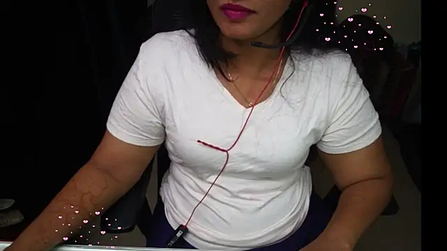 Snapshot of Arushisingh8888 chatting on June 8, 1:55 pm Arushisingh8888 online show from June 8, 1:55 pm
