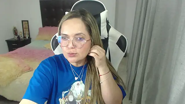 Snapshot of samy_vsn chatting on January 25, 4:02 am samy vsn online show from January 25, 4:02 am