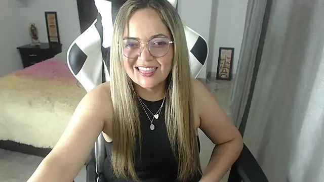 Snapshot of samy_vsn chatting on January 30, 12:29 am samy vsn online show from January 30, 12:29 am