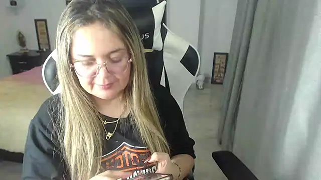 Snapshot of samy_vsn chatting on February 11, 1:10 am samy vsn online show from February 11, 1:10 am