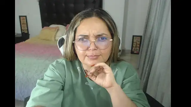 Snapshot of samy_vsn chatting on March 5, 3:40 am samy vsn online show from March 5, 3:40 am