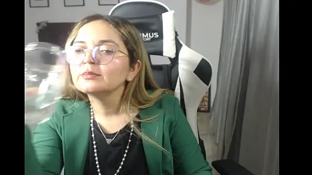 Snapshot of samy_vsn chatting on March 20, 1:02 am samy vsn online show from March 20, 1:02 am