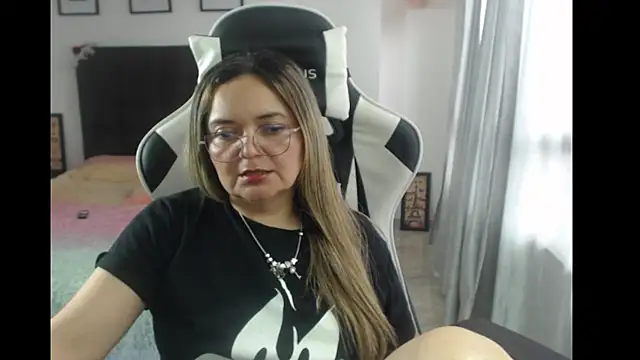 Snapshot of samy_vsn chatting on March 20, 8:51 pm samy vsn online show from March 20, 8:51 pm