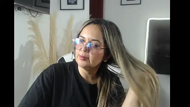 Snapshot of samy_vsn chatting on September 18, 11:40 pm samy vsn online show from September 18, 11:40 pm