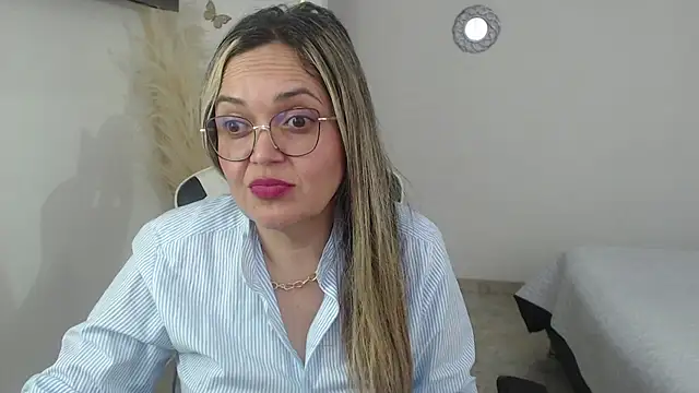 Snapshot of samy_vsn chatting on February 12, 6:47 pm samy vsn online show from February 12, 6:47 pm