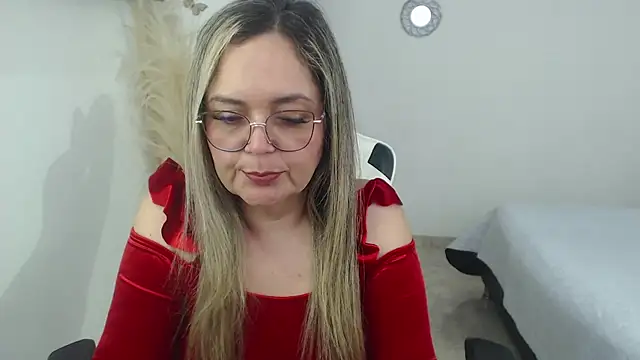 Snapshot of samy_vsn chatting on February 13, 6:15 pm samy vsn online show from February 13, 6:15 pm