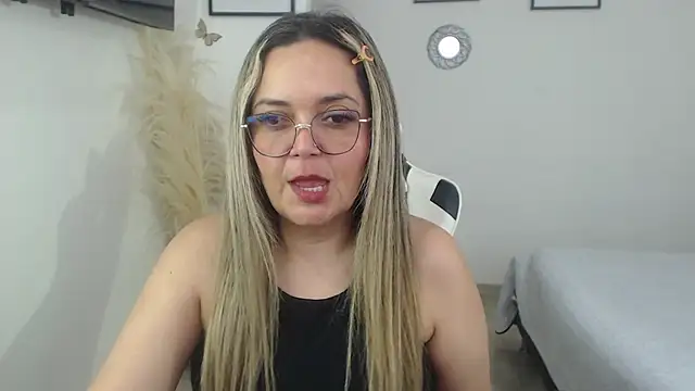 Snapshot of samy_vsn chatting on February 20, 6:41 pm samy vsn online show from February 20, 6:41 pm