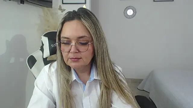 Snapshot of samy_vsn chatting on February 23, 6:49 pm samy vsn online show from February 23, 6:49 pm